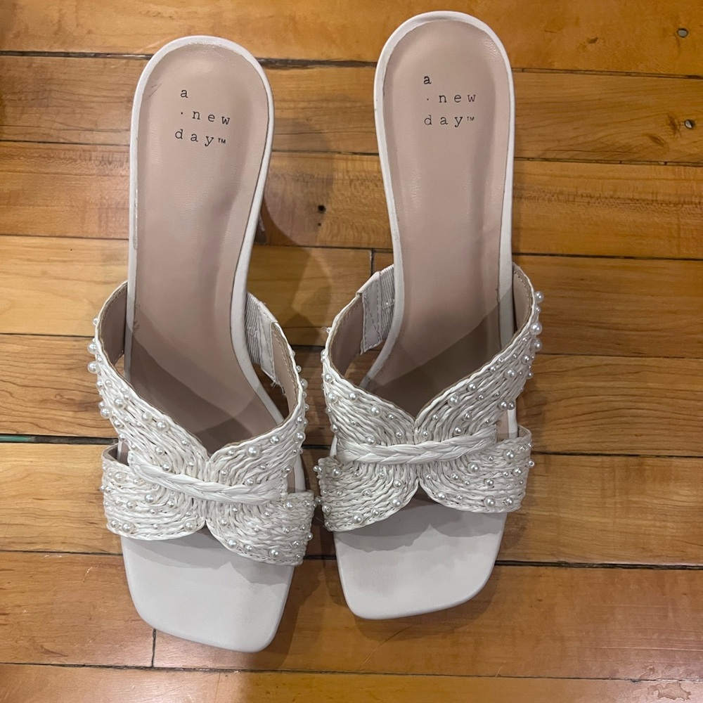 Tia Mule Heels | Pearl details